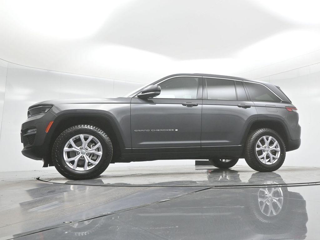 used 2022 Jeep Grand Cherokee car, priced at $25,200