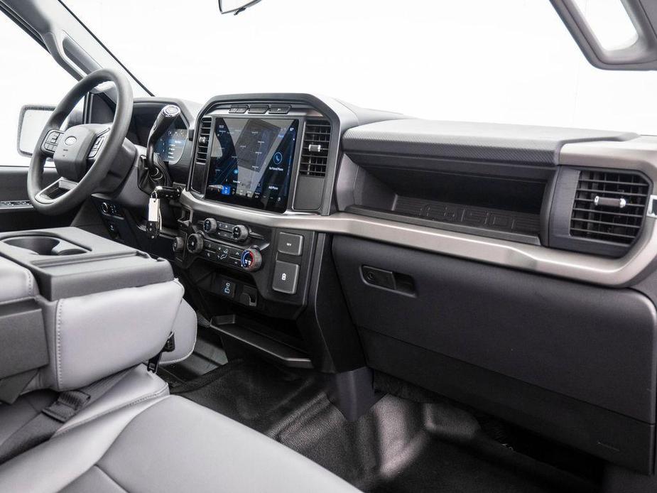 new 2024 Ford F-150 car, priced at $45,615