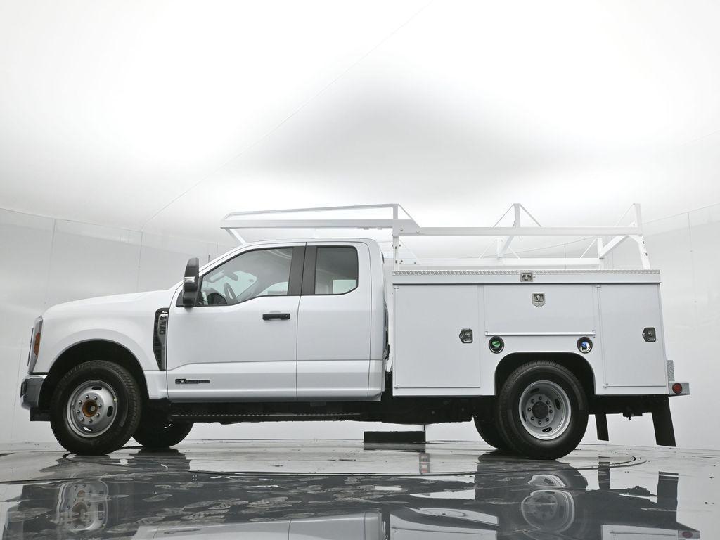 new 2024 Ford F-350 car, priced at $77,571