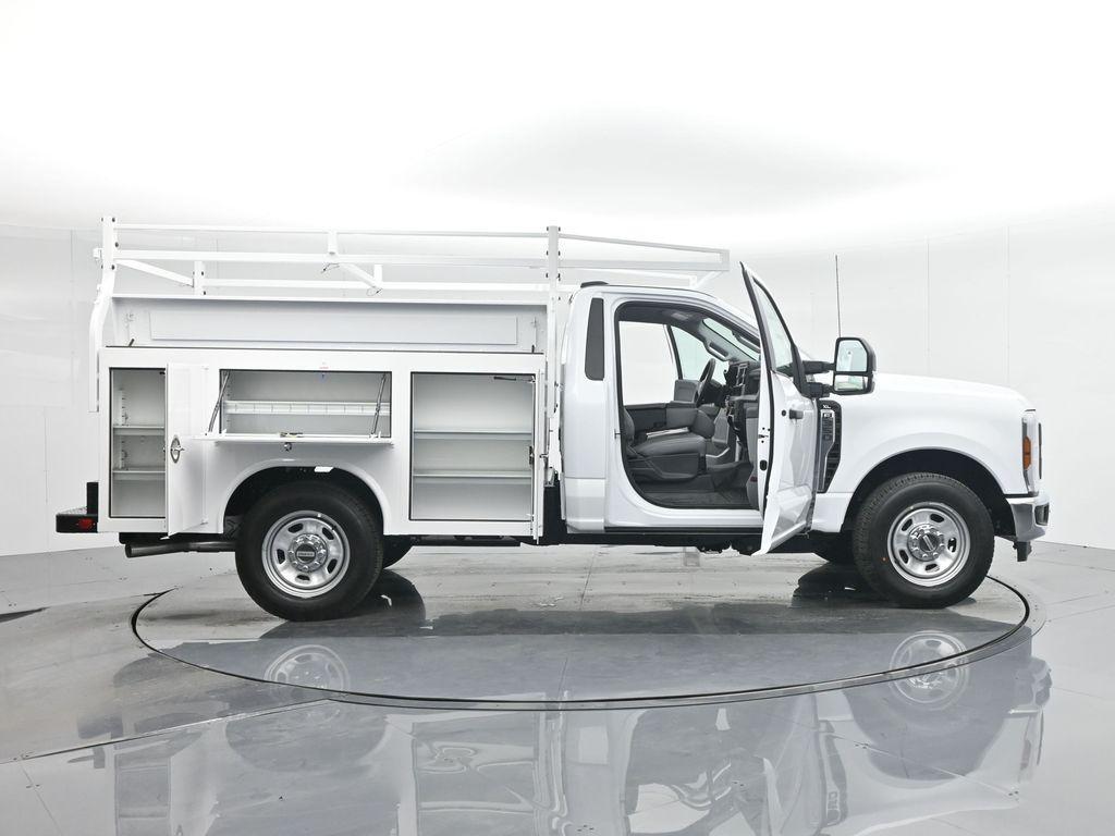 new 2024 Ford F-350 car, priced at $61,515