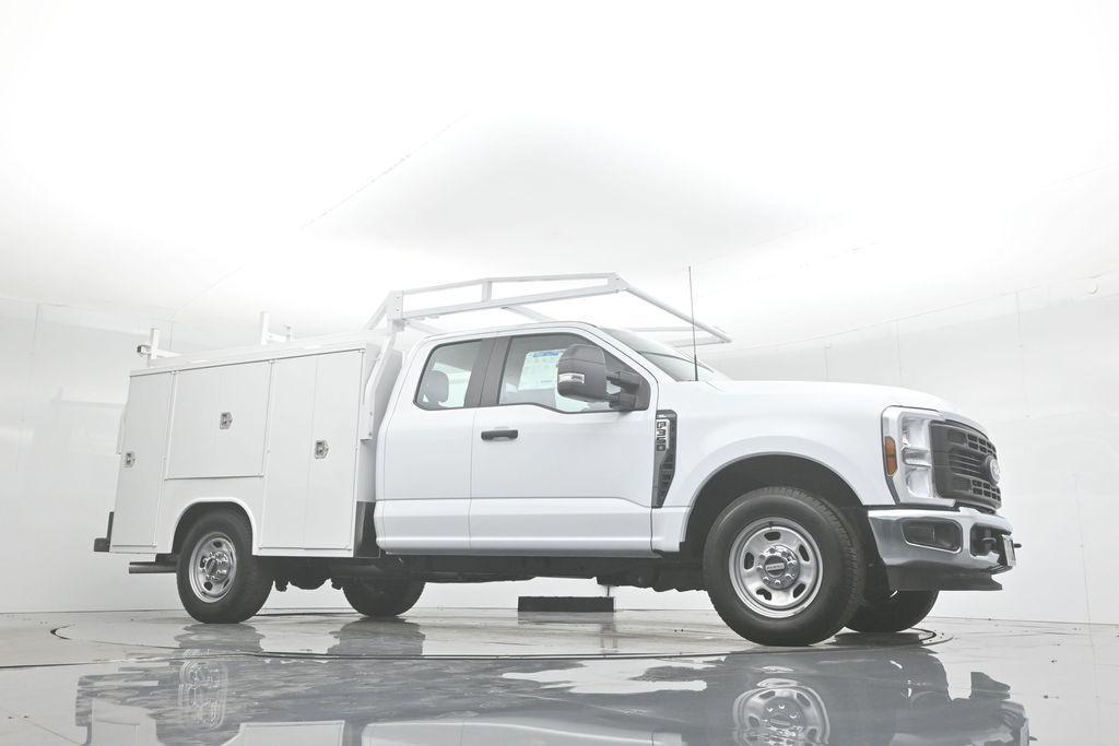 new 2024 Ford F-350 car, priced at $60,821