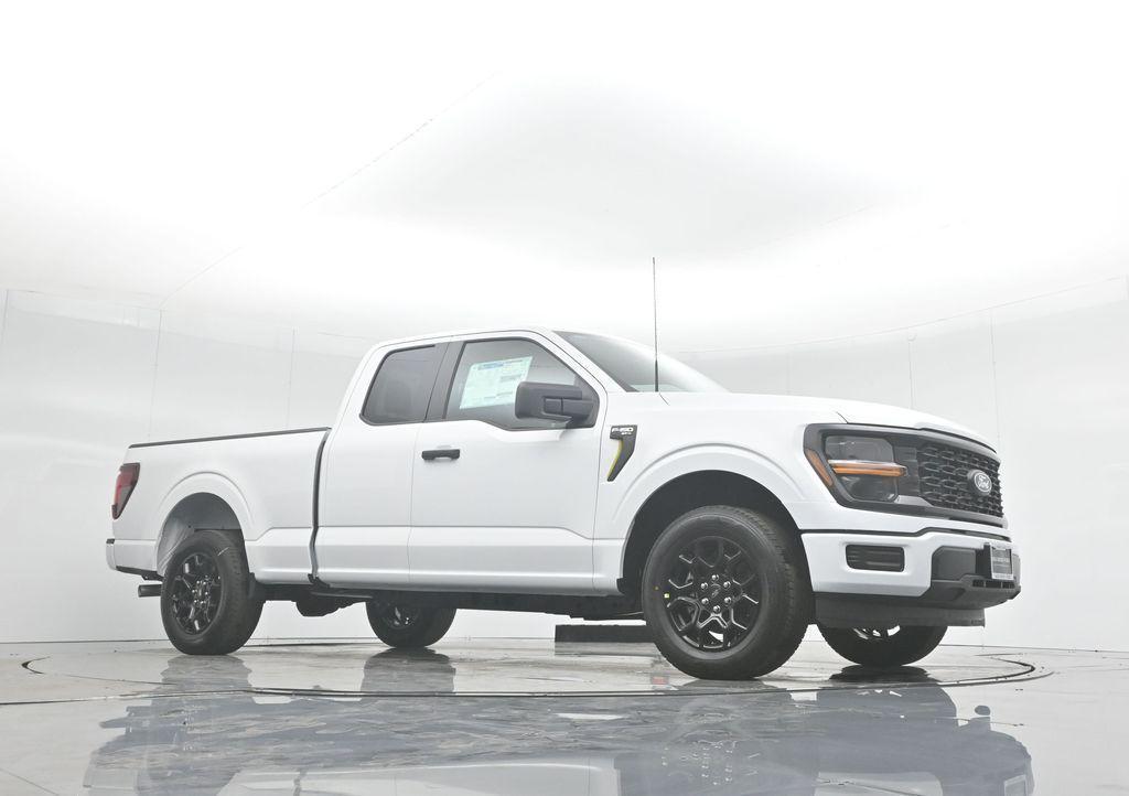 new 2025 Ford F-150 car, priced at $40,957