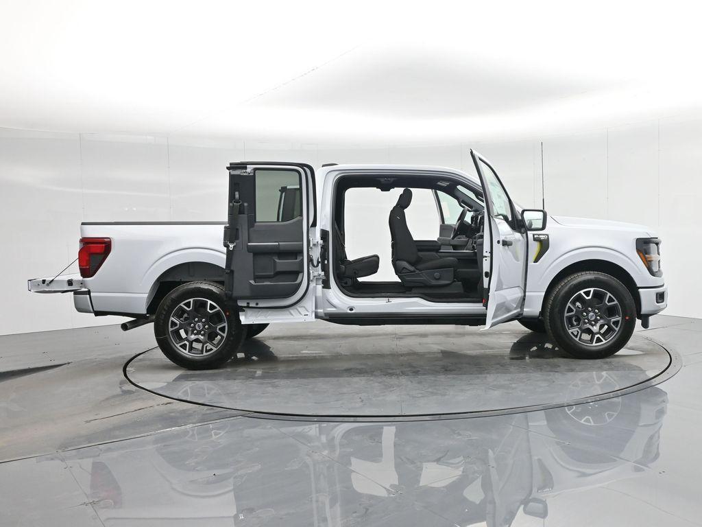 new 2025 Ford F-150 car, priced at $41,051