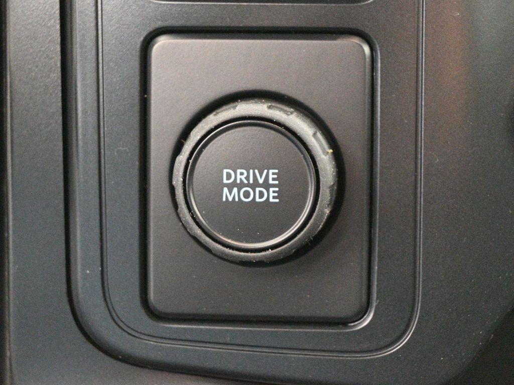 new 2025 Ford F-150 car, priced at $41,051