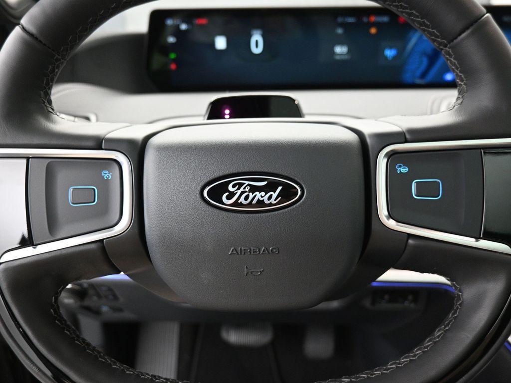 new 2025 Ford Expedition car, priced at $81,570