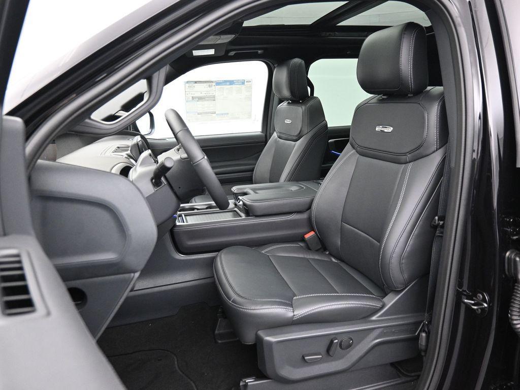 new 2025 Ford Expedition car, priced at $81,570