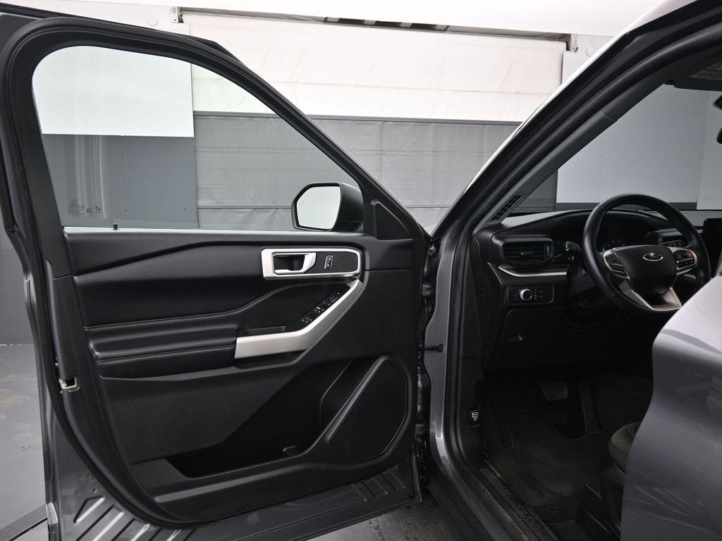 used 2022 Ford Explorer car, priced at $25,900
