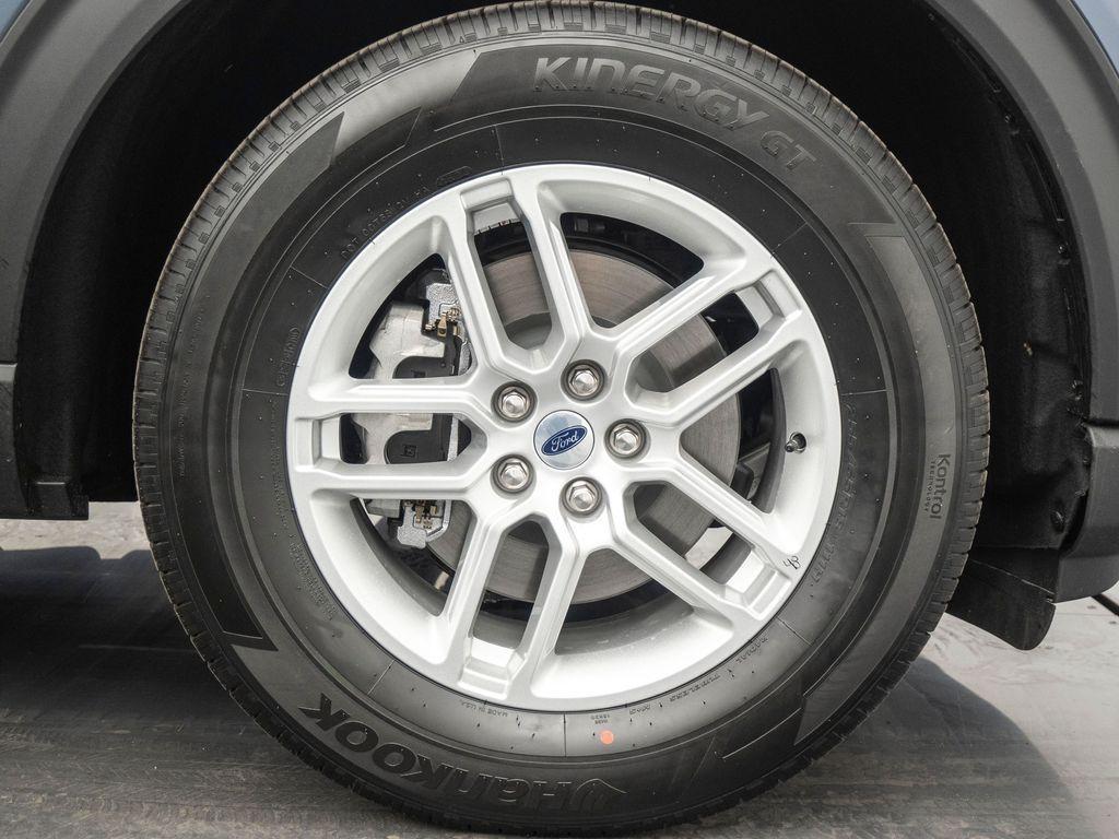 new 2025 Ford Explorer car, priced at $40,565
