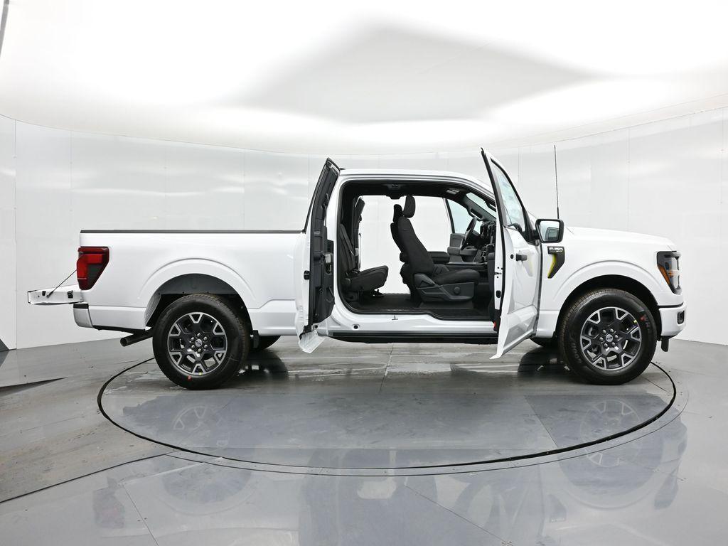 new 2025 Ford F-150 car, priced at $40,953
