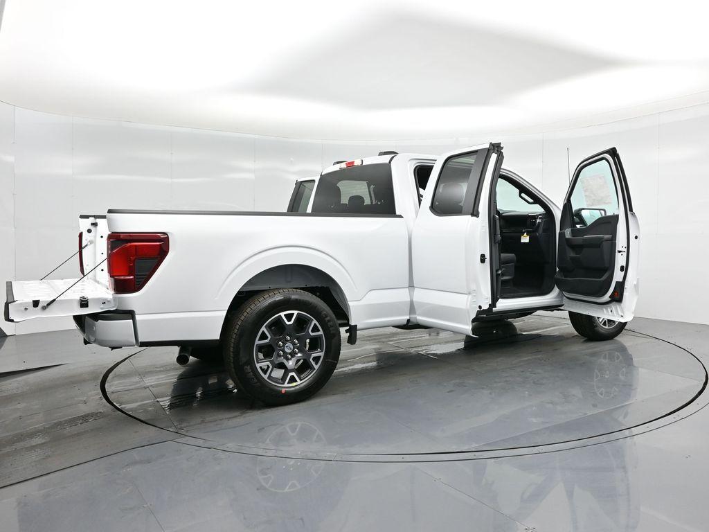 new 2025 Ford F-150 car, priced at $40,953