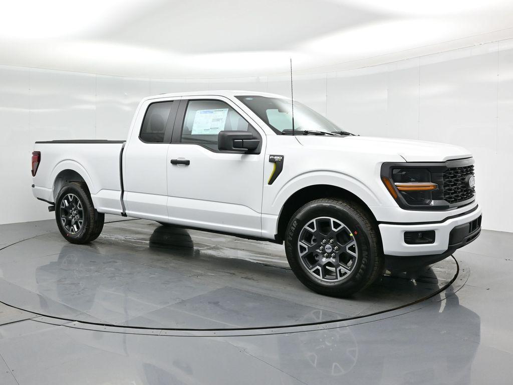 new 2025 Ford F-150 car, priced at $40,953
