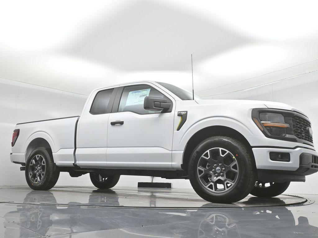 new 2025 Ford F-150 car, priced at $40,953
