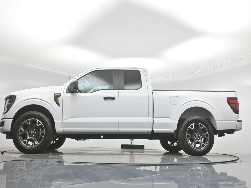 new 2025 Ford F-150 car, priced at $40,953