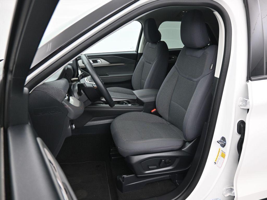 new 2025 Ford Explorer car, priced at $38,818