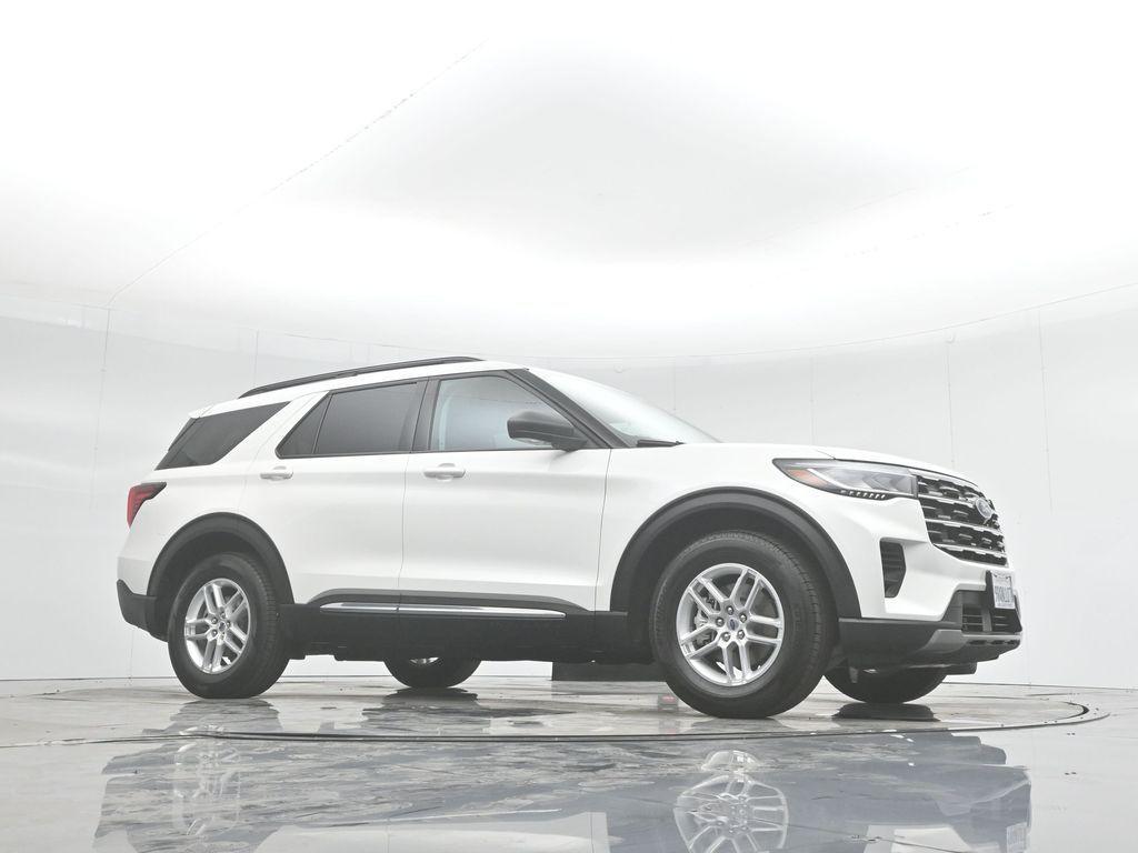 new 2025 Ford Explorer car, priced at $38,818