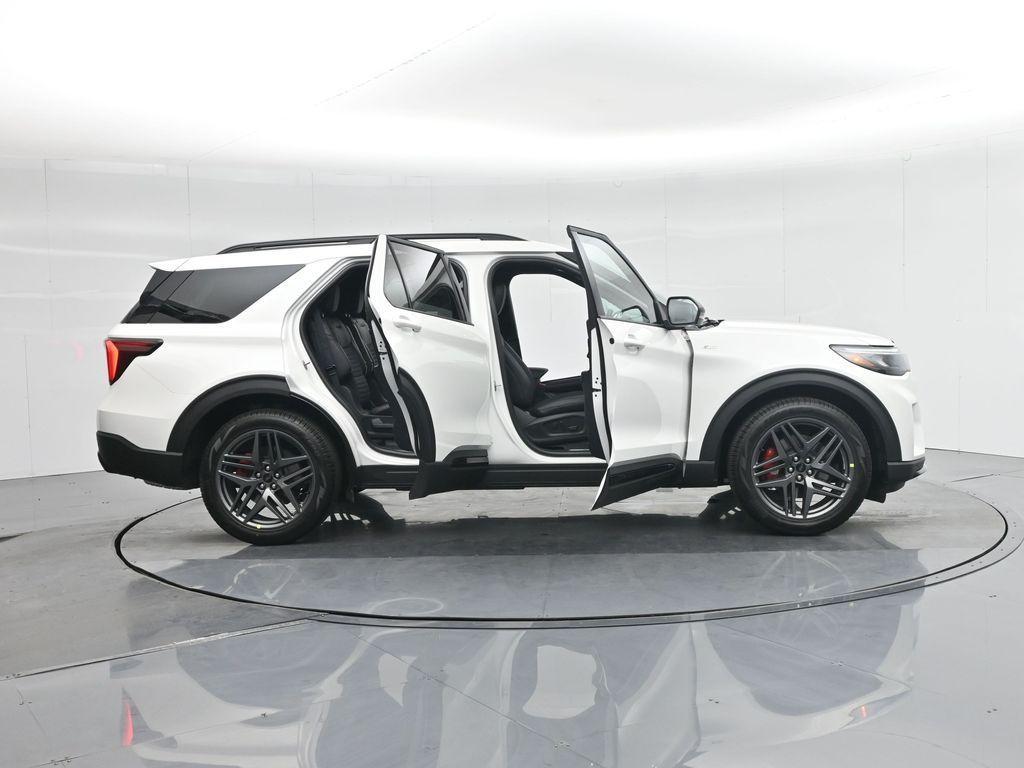 new 2025 Ford Explorer car, priced at $49,330
