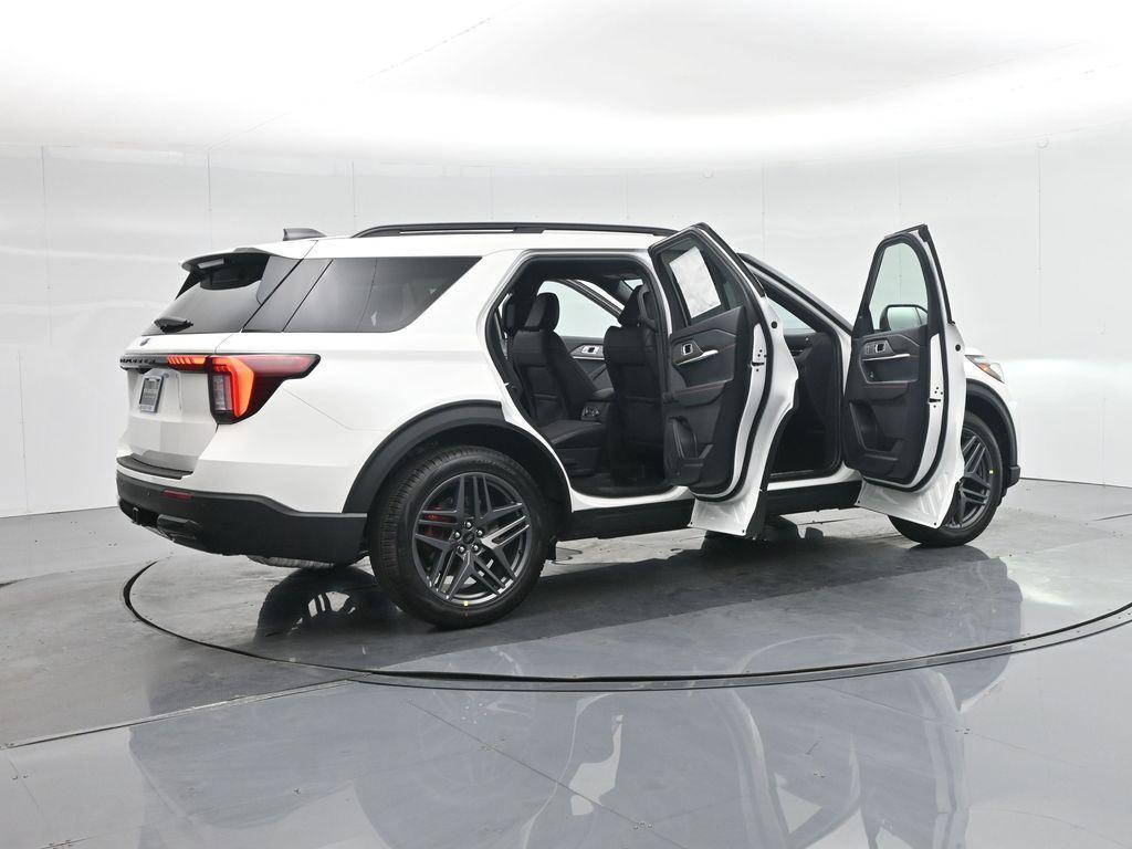 new 2025 Ford Explorer car, priced at $49,330