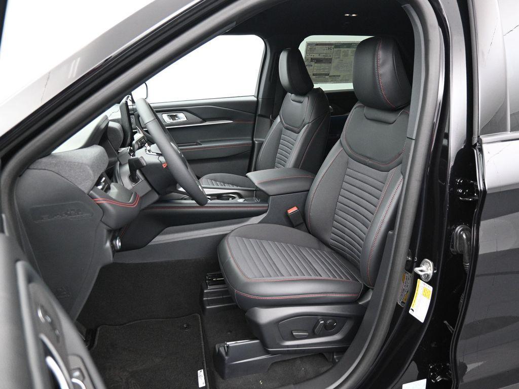 new 2025 Ford Explorer car, priced at $48,535