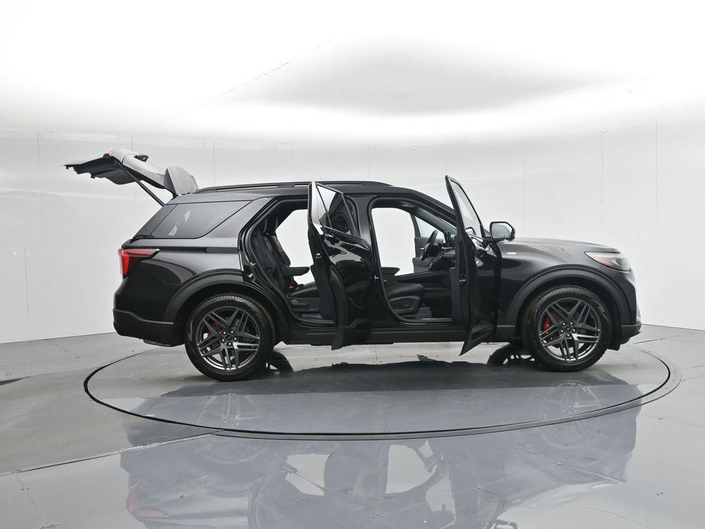 new 2025 Ford Explorer car, priced at $48,535
