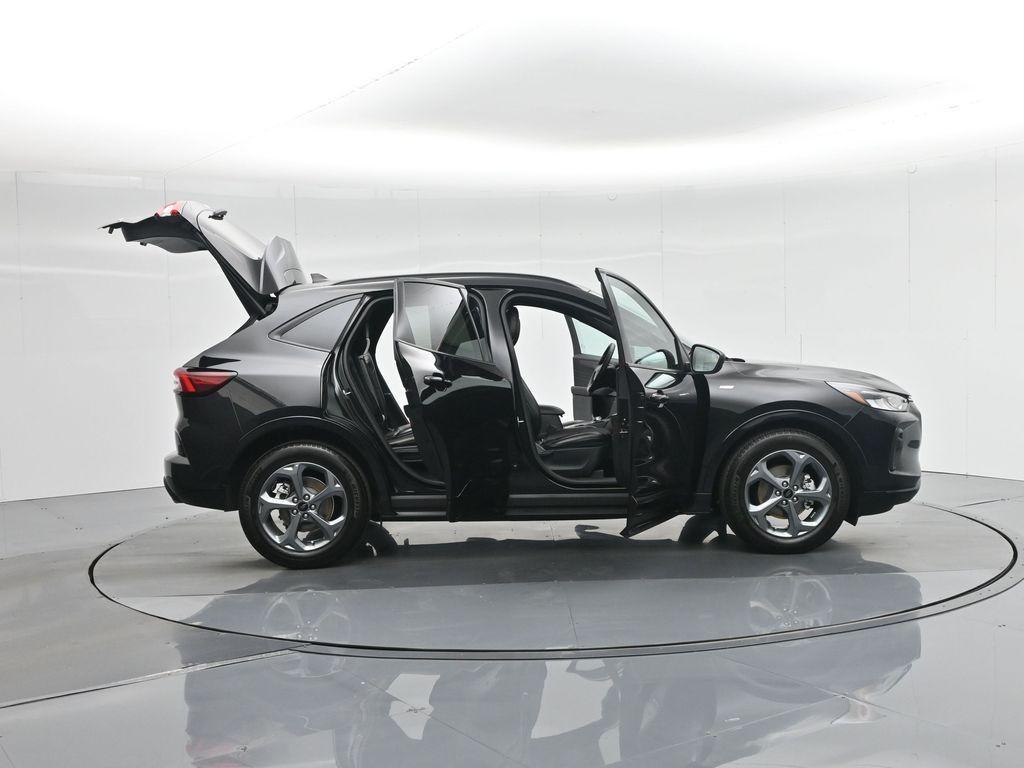 used 2024 Ford Escape car, priced at $27,500
