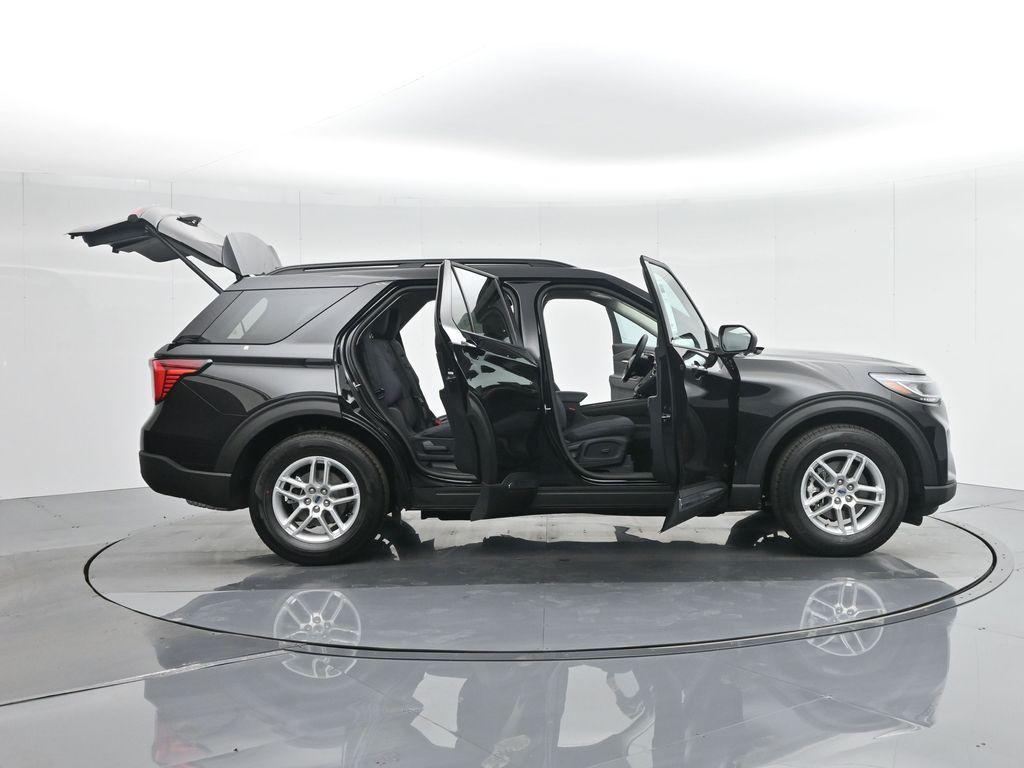 new 2025 Ford Explorer car, priced at $40,645