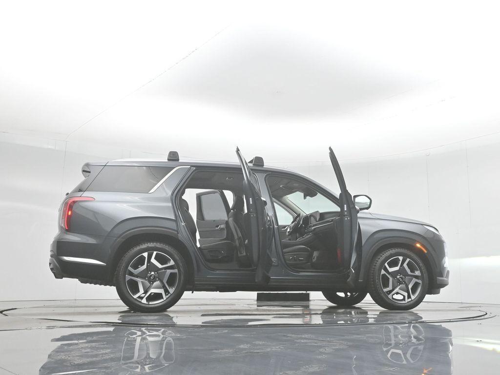 used 2023 Hyundai Palisade car, priced at $37,600