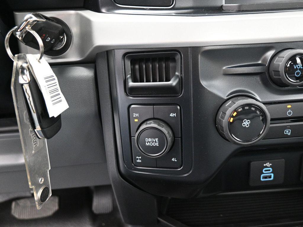 new 2025 Ford F-250 car, priced at $54,375