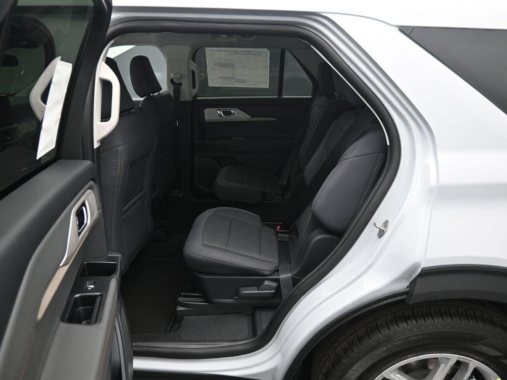 new 2025 Ford Explorer car, priced at $40,645