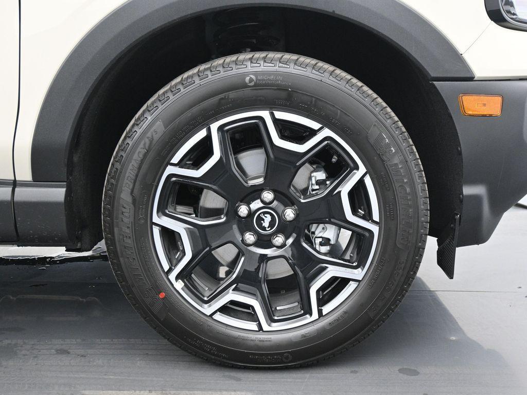 new 2025 Ford Bronco Sport car, priced at $36,256