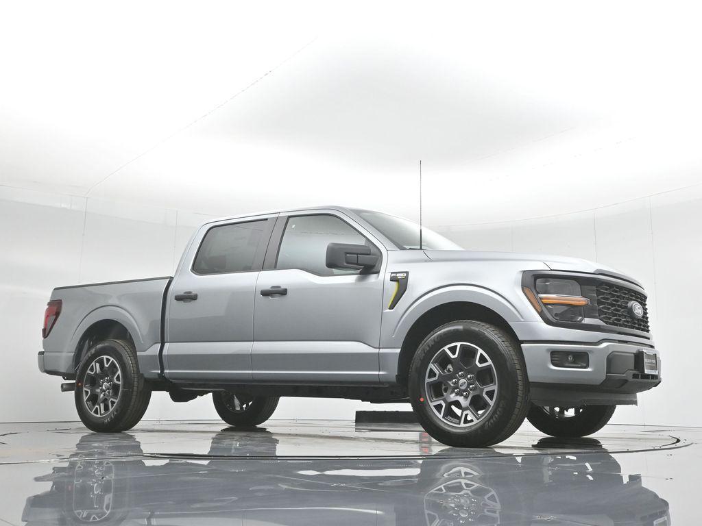 new 2025 Ford F-150 car, priced at $44,432