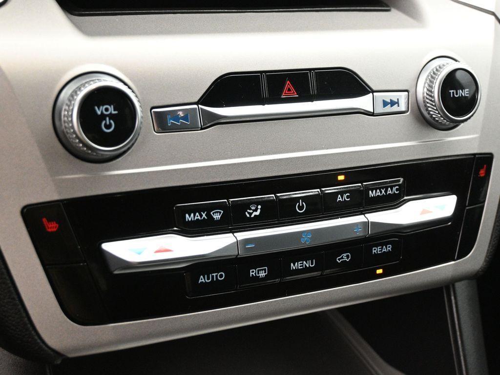 used 2022 Ford Explorer car, priced at $30,900