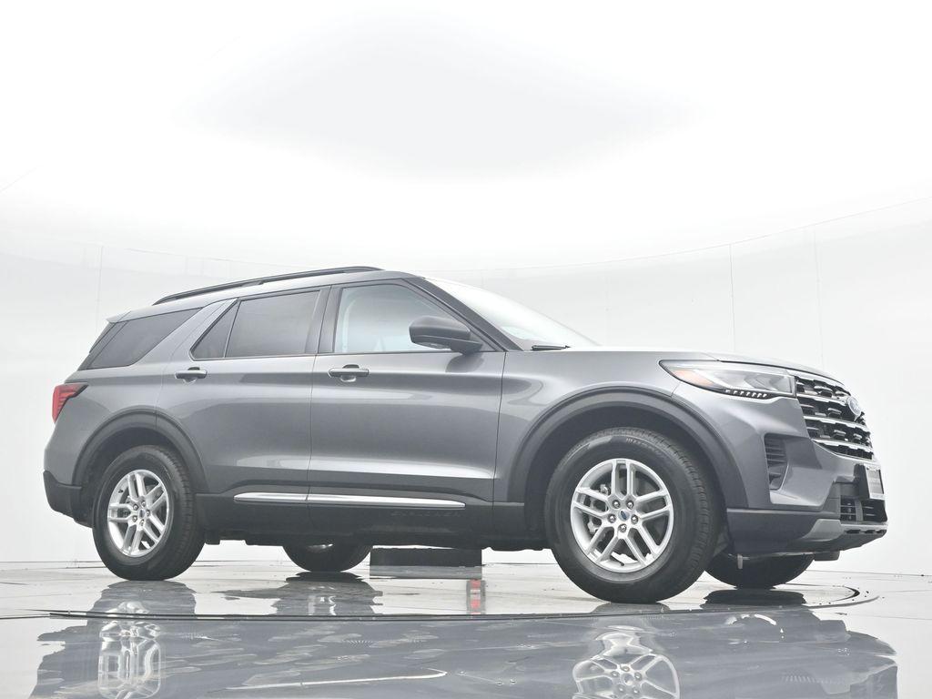 new 2025 Ford Explorer car, priced at $39,950