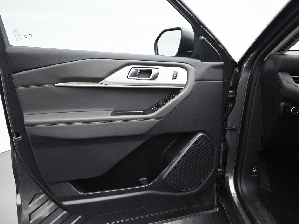 new 2025 Ford Explorer car, priced at $39,950