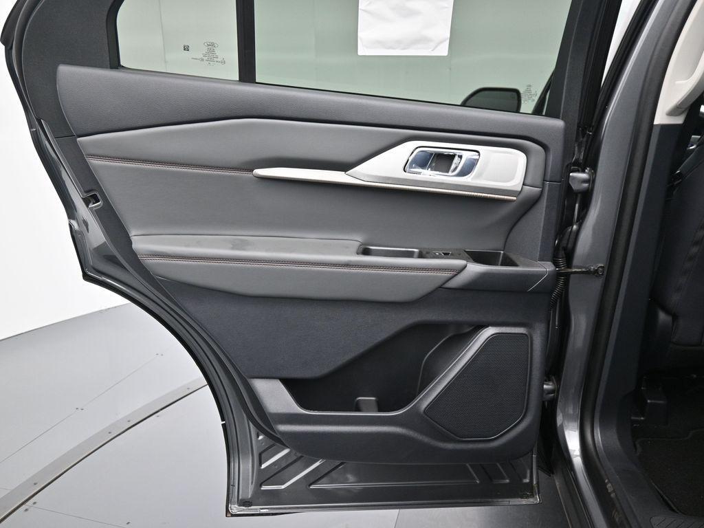 new 2025 Ford Explorer car, priced at $39,950