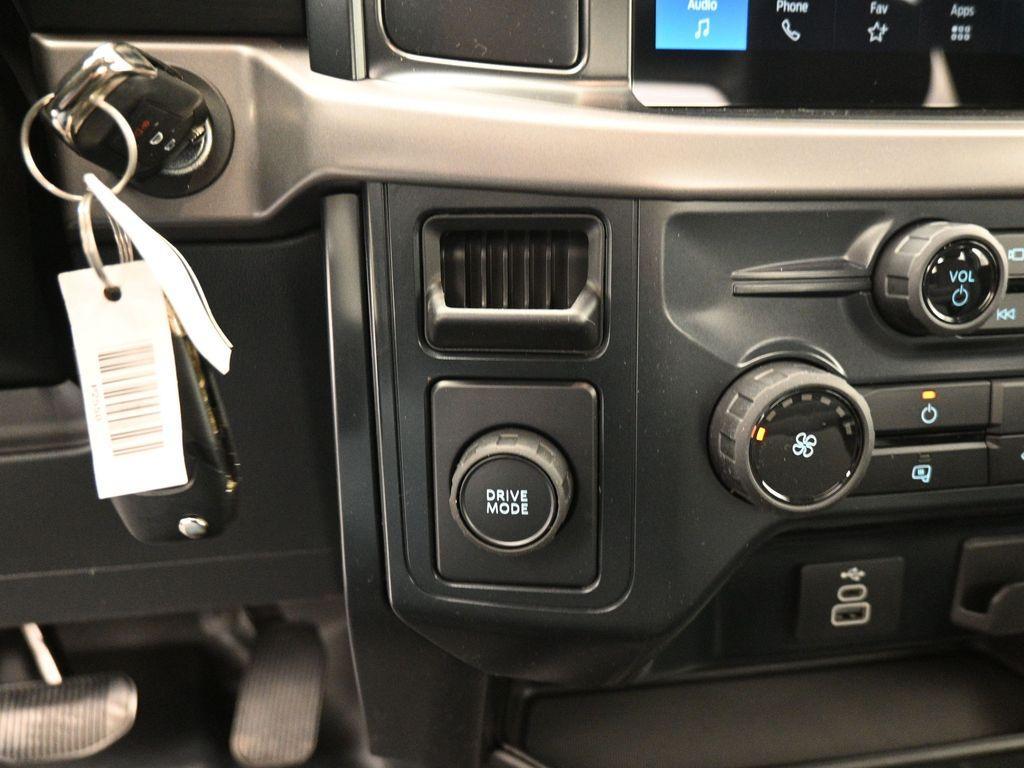 new 2025 Ford F-150 car, priced at $43,105