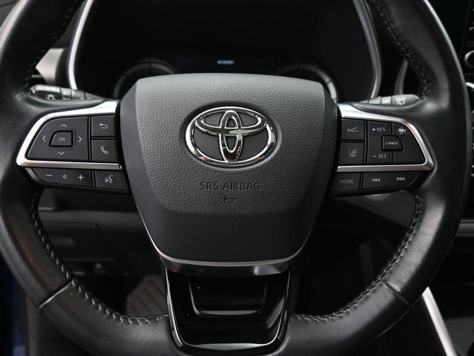 used 2021 Toyota Highlander Hybrid car, priced at $35,600