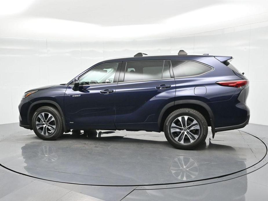 used 2021 Toyota Highlander Hybrid car, priced at $35,600