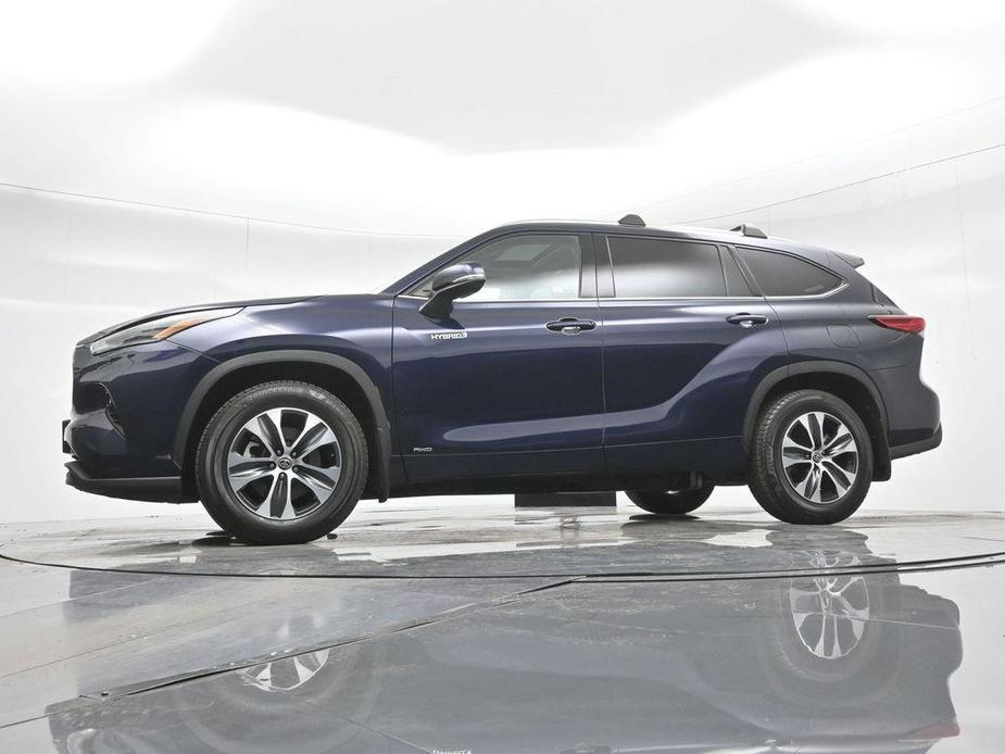 used 2021 Toyota Highlander Hybrid car, priced at $35,600