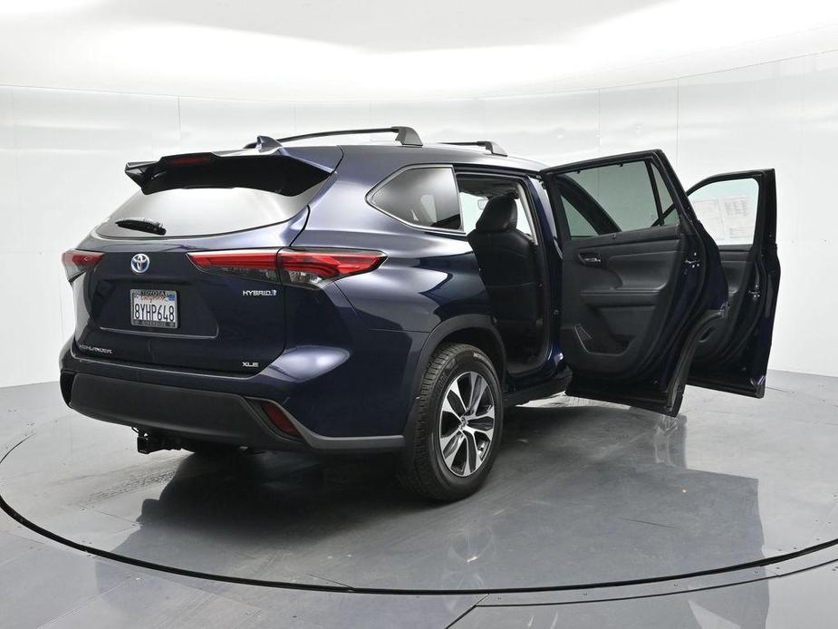 used 2021 Toyota Highlander Hybrid car, priced at $35,600