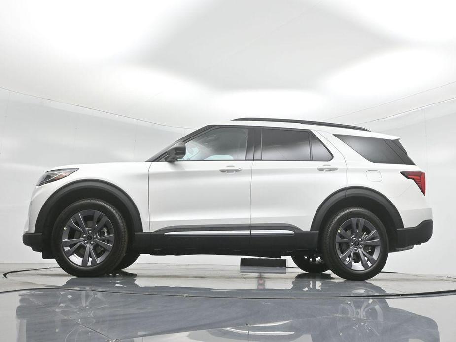 new 2025 Ford Explorer car