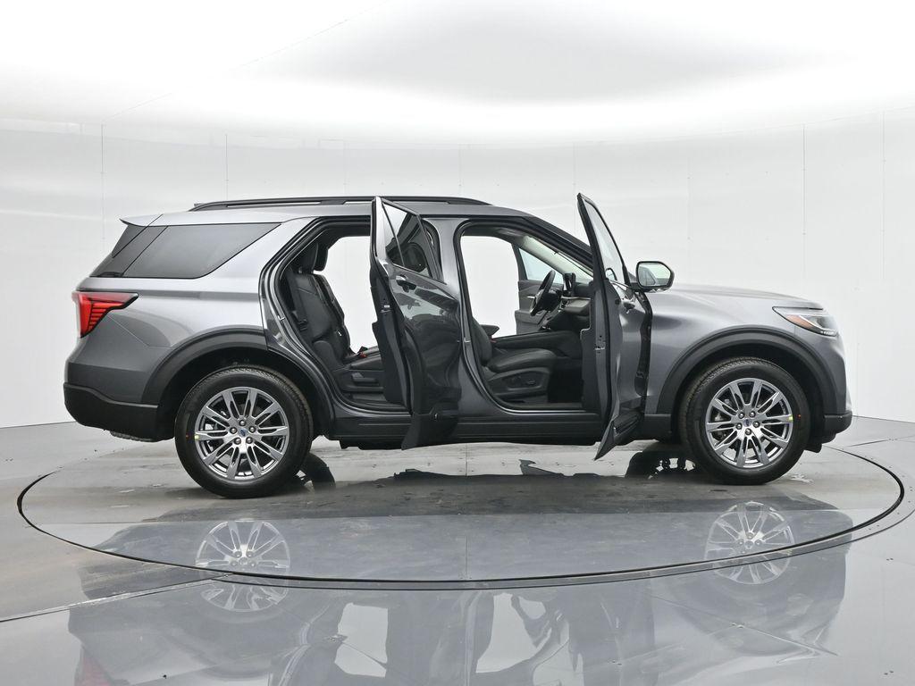 new 2025 Ford Explorer car, priced at $48,205