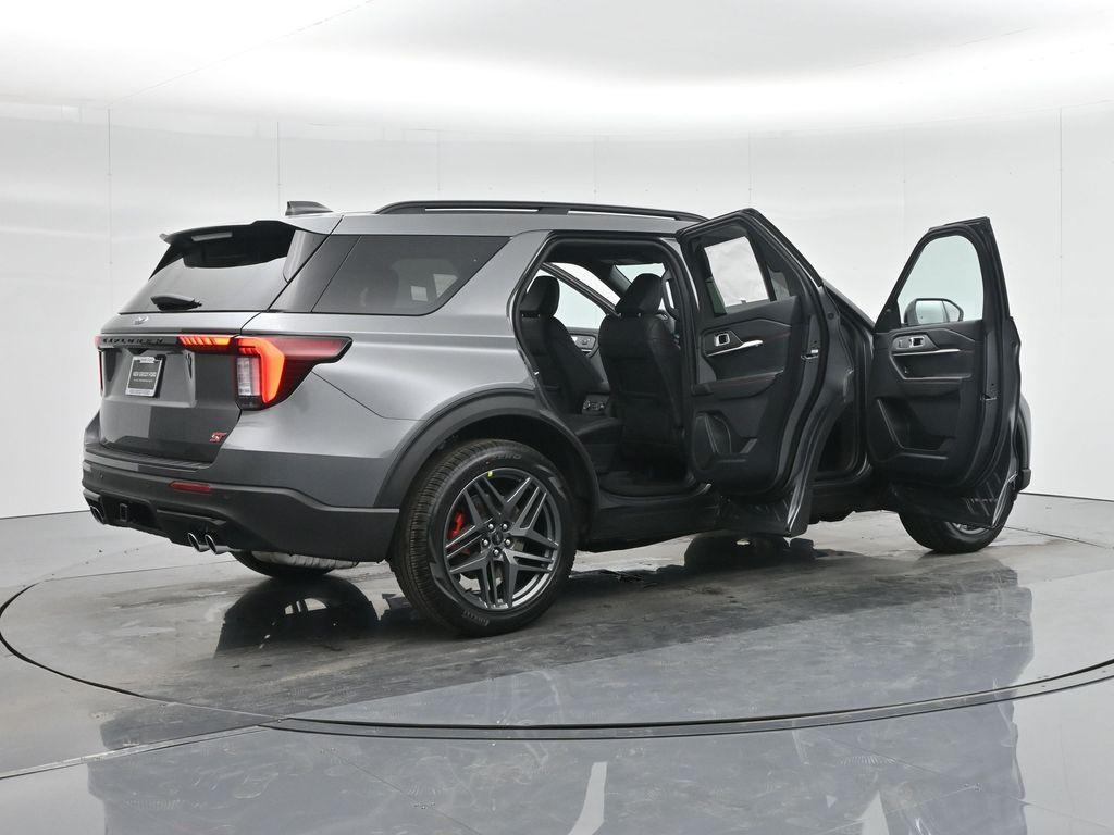 new 2025 Ford Explorer car, priced at $54,326
