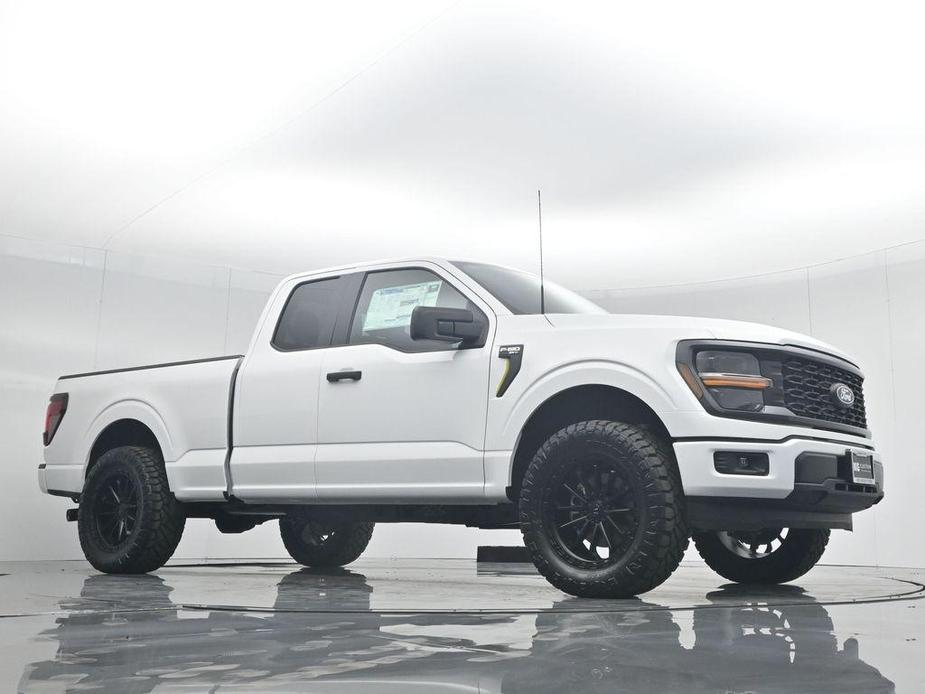 new 2024 Ford F-150 car, priced at $51,590