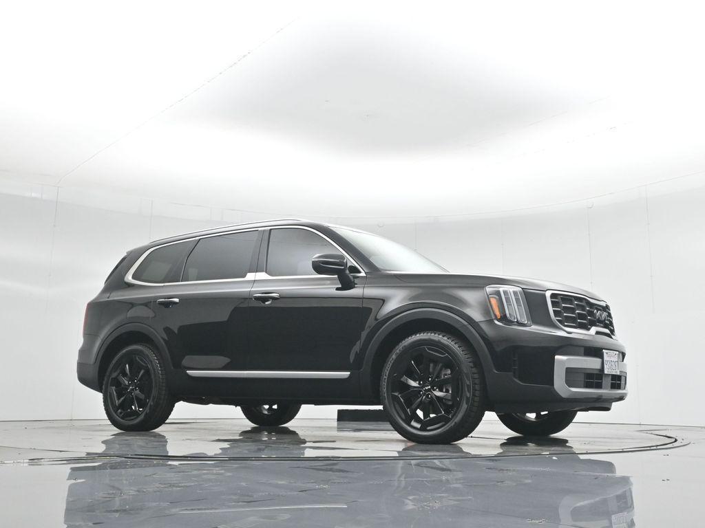 used 2023 Kia Telluride car, priced at $32,300