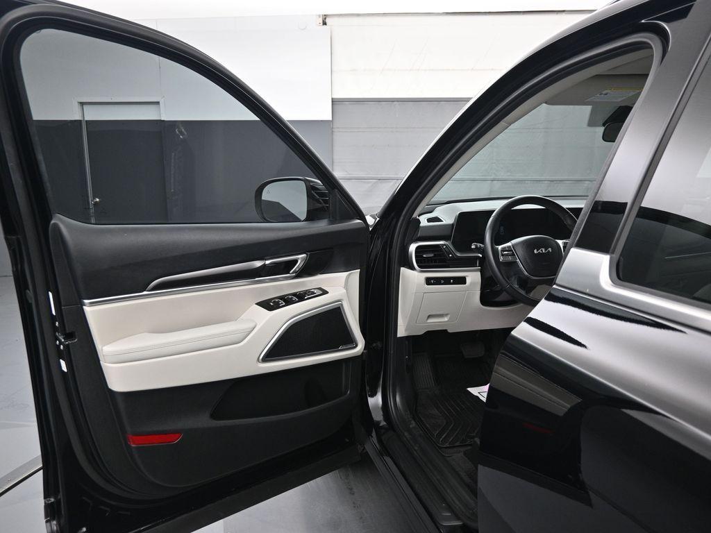 used 2023 Kia Telluride car, priced at $32,300