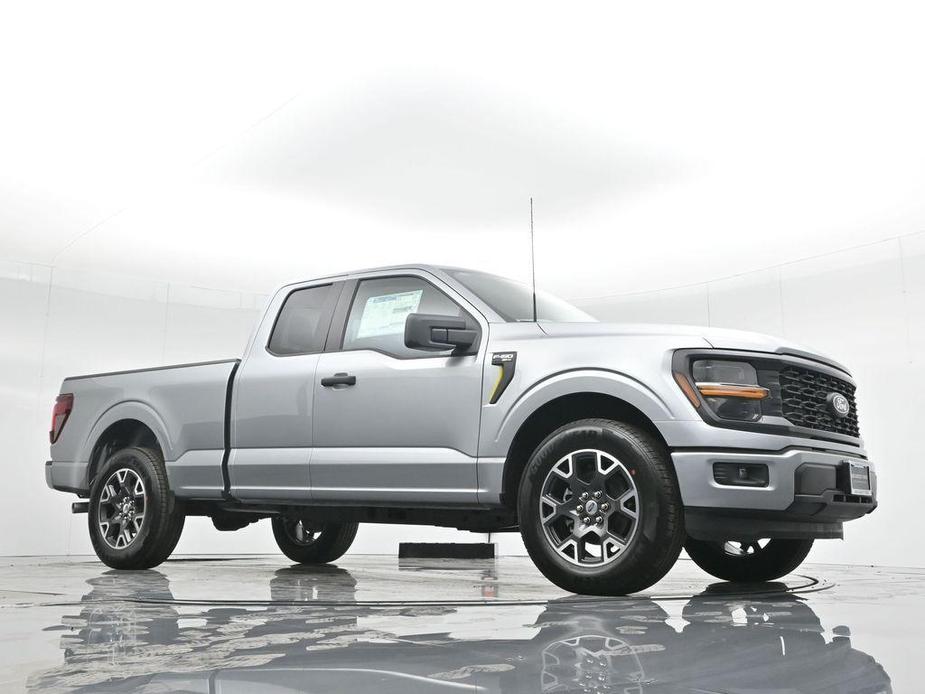 new 2024 Ford F-150 car, priced at $45,995