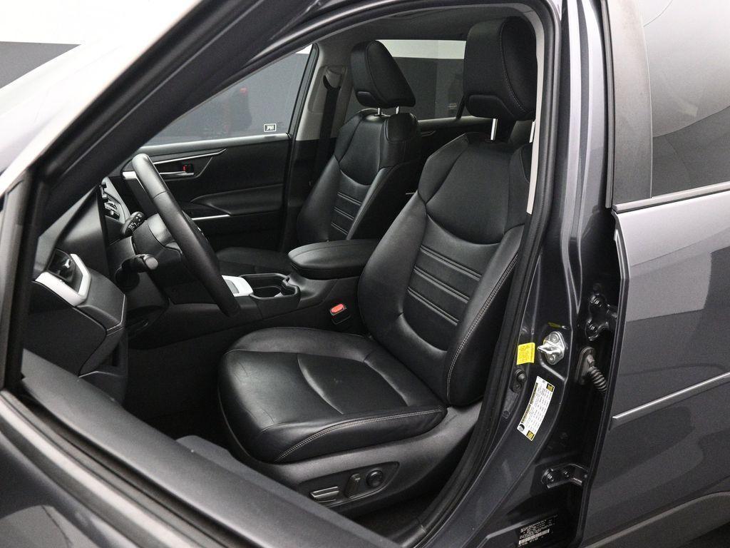 used 2020 Toyota RAV4 car, priced at $26,900