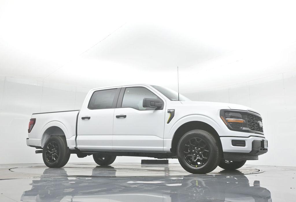 new 2025 Ford F-150 car, priced at $43,100