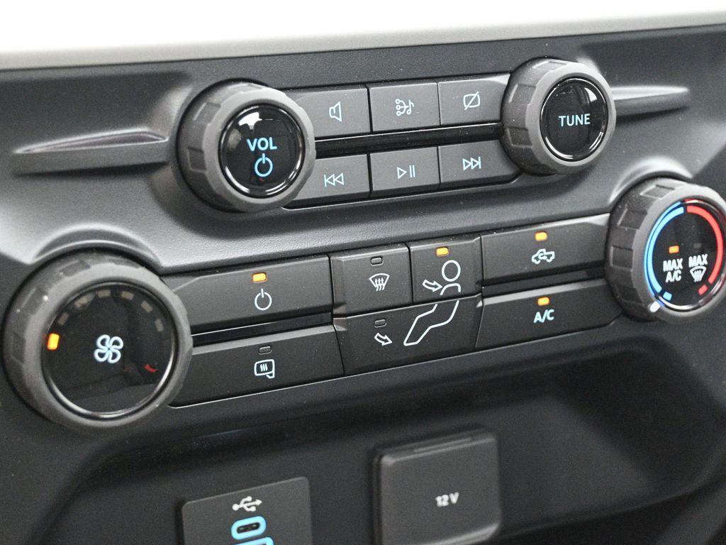 new 2024 Ford F-350 car, priced at $60,396