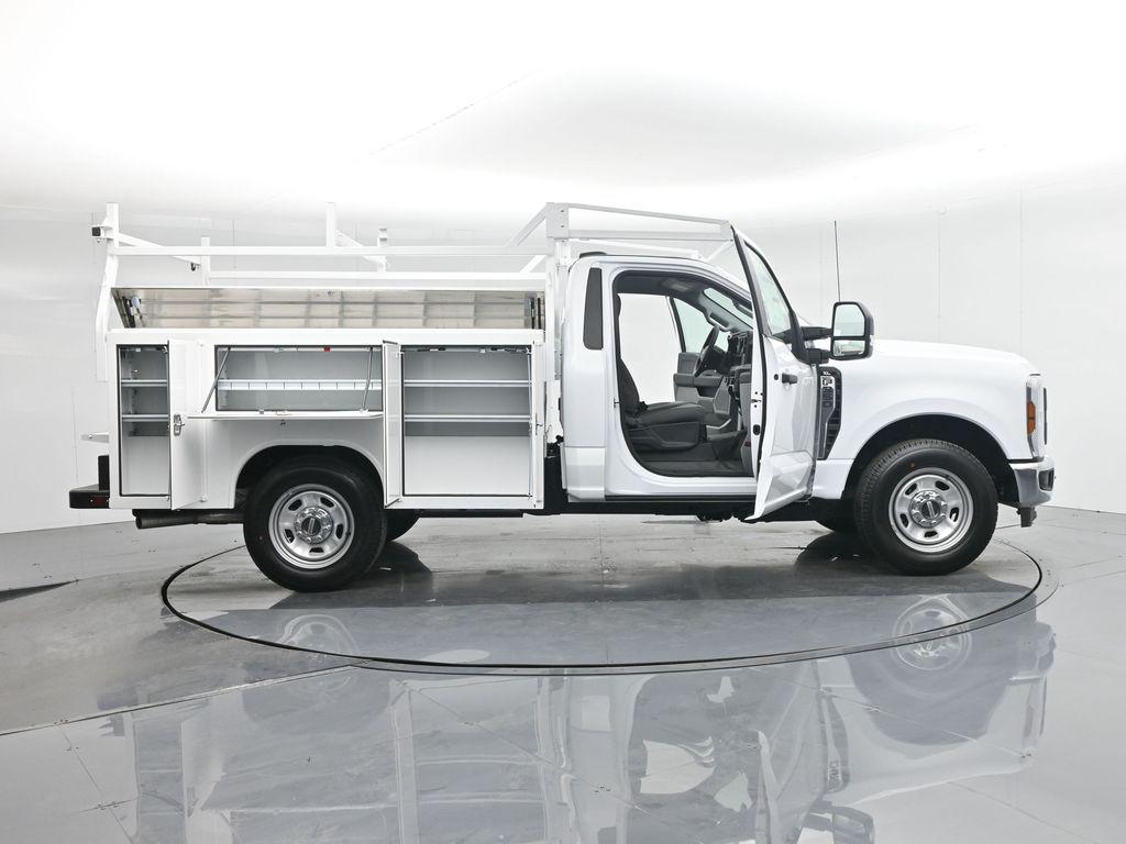 new 2024 Ford F-350 car, priced at $60,396